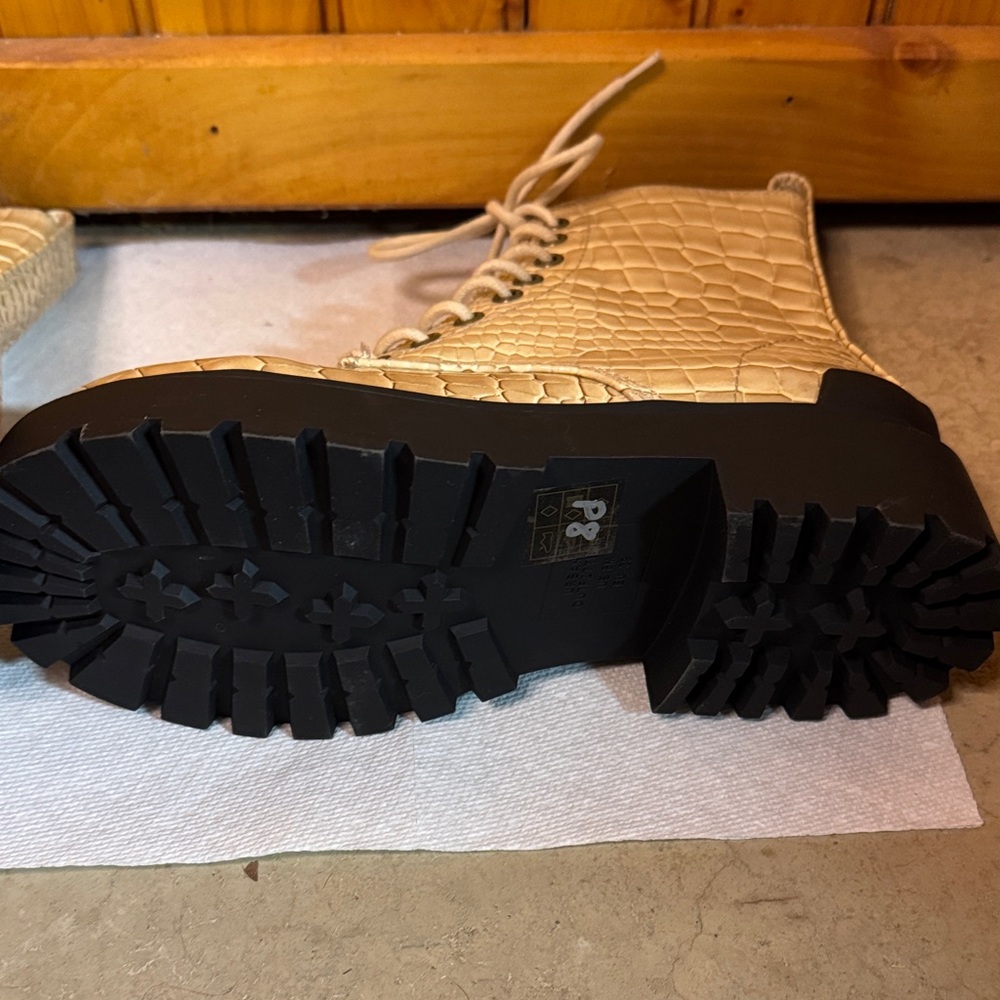 Urban Outfitters Tan Croc-Pattern Lace-Up Boots - Picture 3 of 6
